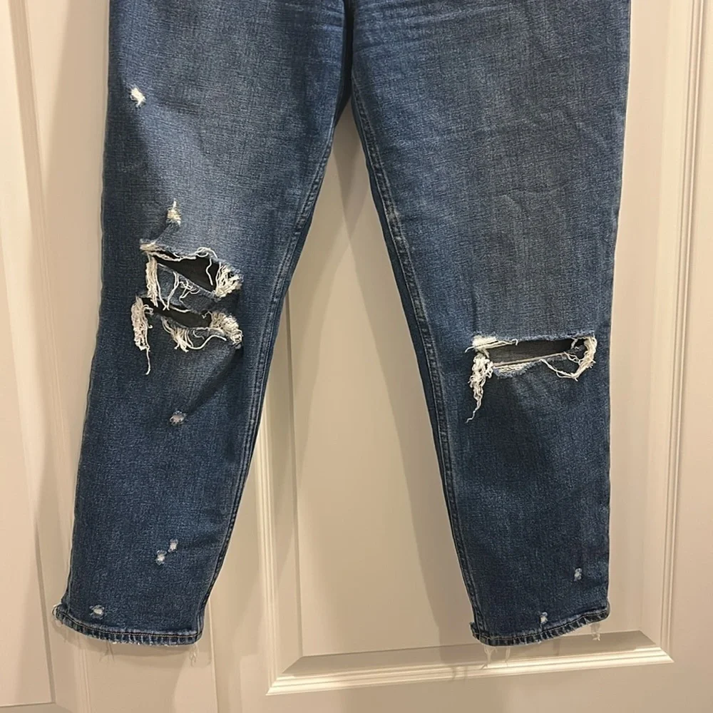 Abercrombie & Fitch The Mom High Rise Jeans Distressed